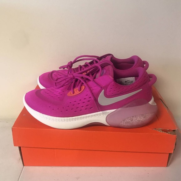 NIKE WOMENS SIZE 6.5 JOYRIDE DUAL RUN RUNNING SHOES, PINK - Picture 4 of 8